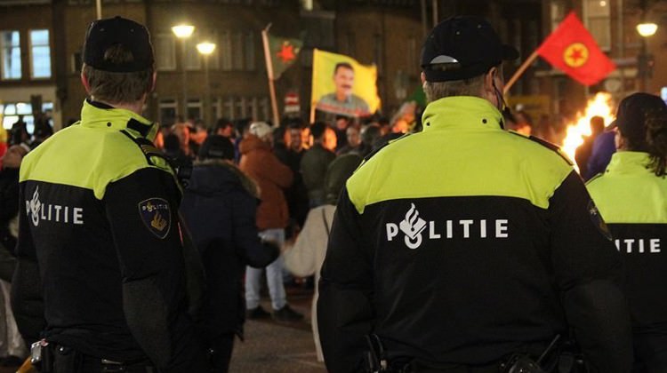 Hollanda'dan bir çirkin hareket daha! Hollanda'dan bir çirkin hareket daha!