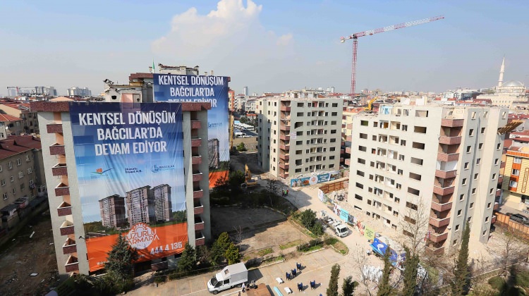 Bağcılar'da 160 daireli 4 blok yıkıldı Bağcılar'da 160 daireli 4 blok yıkıldı