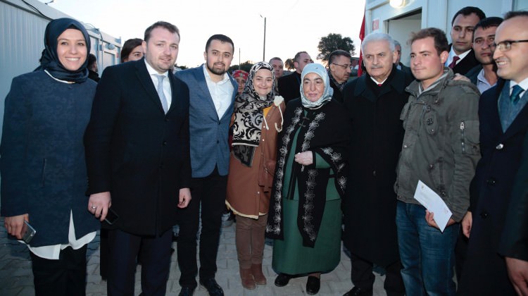 Başbakan Yıldırım Yukarıköylü Gencin Mektubunu Teslim Etti. Başbakan Yıldırım Yukarıköylü Gencin Mektubunu Teslim Etti.
