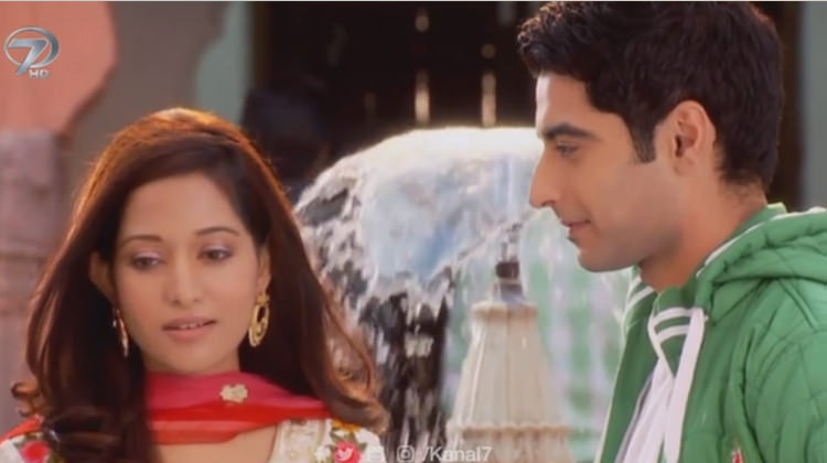 Benimsin 1.bölümü! Zain ve Aaliya karşılaşıyor Benimsin 1.bölümü! Zain ve Aaliya karşılaşıyor