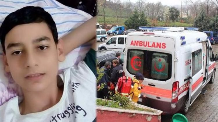 Lisede cinnet! Arkadaşının boynuna bıçak sapladı Lisede cinnet! Arkadaşının boynuna bıçak sapladı