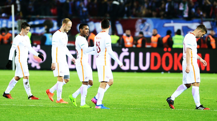 Galatasaray'da tarihi çöküş! Galatasaray'da tarihi çöküş!