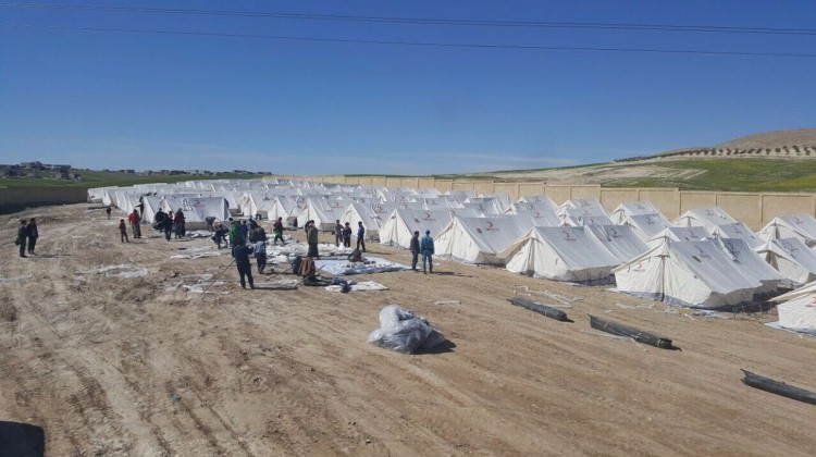 Önce Halep, şimdi de Humus! Türk Kızılay'ı devrede Önce Halep, şimdi de Humus! Türk Kızılay'ı devrede