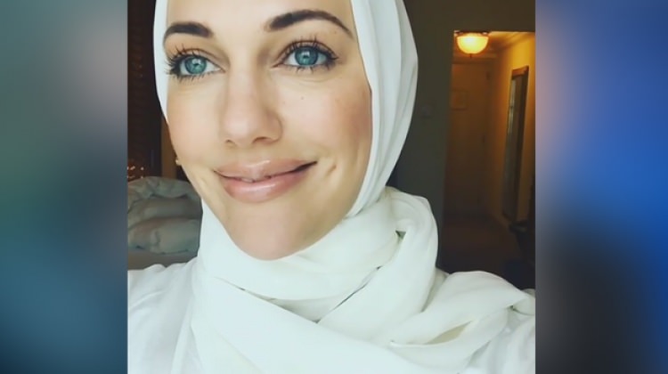 Tesettüre giren Meryem Uzerli'nin paylaşımı rekor kırdı Tesettüre giren Meryem Uzerli'nin paylaşımı rekor kırdı