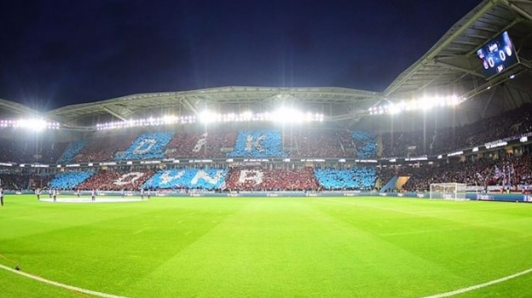 Trabzonspor, hem seyirci hem de gelir rekoru kırdı Trabzonspor, hem seyirci hem de gelir rekoru kırdı