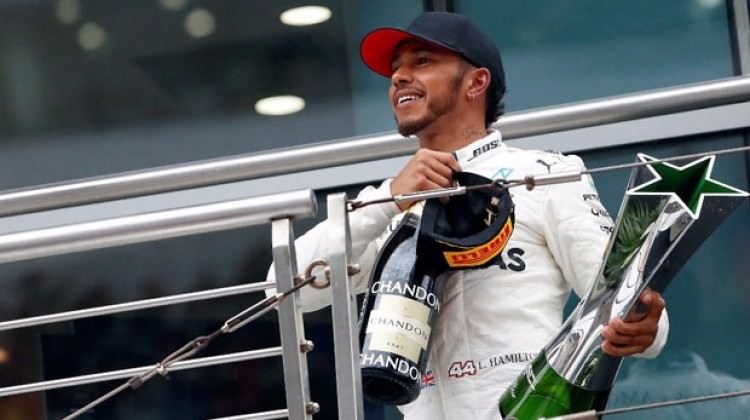 Çin'de Lewis Hamilton rüzgarı! Çin'de Lewis Hamilton rüzgarı!