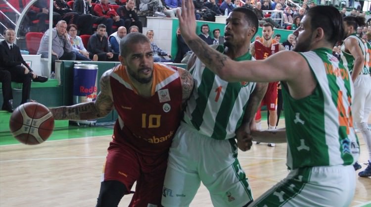 Galatasaray, Giresun'da zorlansa da kazandı Galatasaray, Giresun'da zorlansa da kazandı