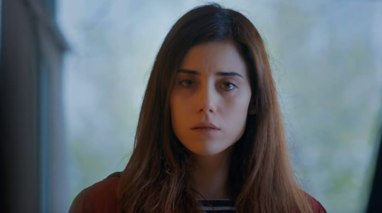 Anne 24.bölümü Star TV'den izle! Duygu dolu an... Anne 24.bölümü Star TV'den izle! Duygu dolu an...