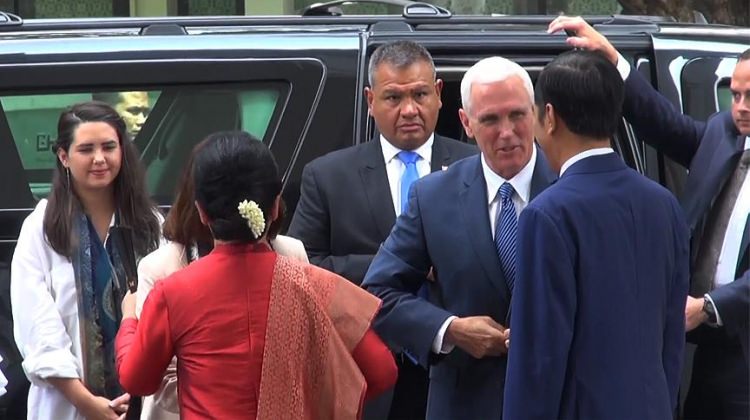 ABD Başkan Yardımcısı Pence Endonezya’da ABD Başkan Yardımcısı Pence Endonezya’da