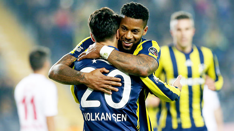 Advocaat'tan Galatasaray'a sürpriz! Advocaat'tan Galatasaray'a sürpriz!