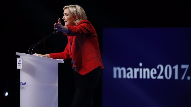 Le Pen: Fransa sınırlarını kapatın Le Pen: Fransa sınırlarını kapatın