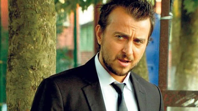 Ünlü oyuncu Ali Atay 100 bin TL'yi alıp kaçtı! Ünlü oyuncu Ali Atay 100 bin TL'yi alıp kaçtı!