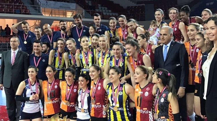 Galatasaray ve Fenerbahçe fair play ödülüne aday! Galatasaray ve Fenerbahçe fair play ödülüne aday!