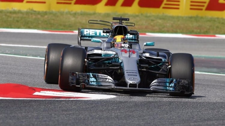İspanya GP'de pole pozisyonu Lewis Hamilton'un İspanya GP'de pole pozisyonu Lewis Hamilton'un