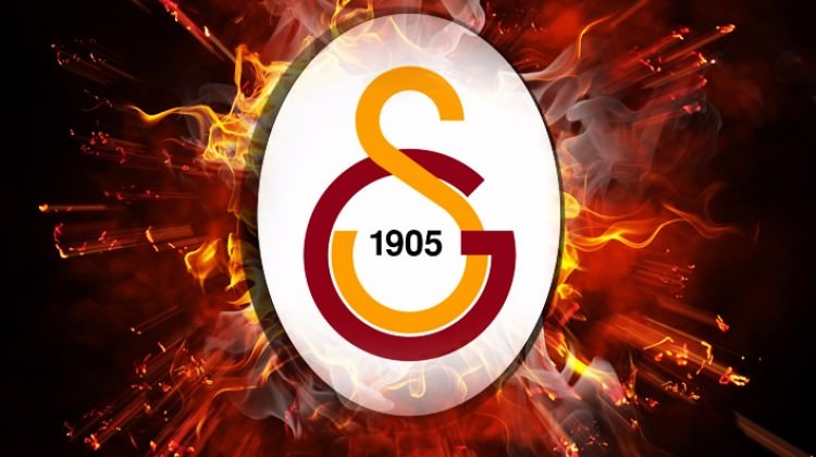 Yıldız isim resmen Galatasaray'da! İmzalar atıldı Yıldız isim resmen Galatasaray'da! İmzalar atıldı