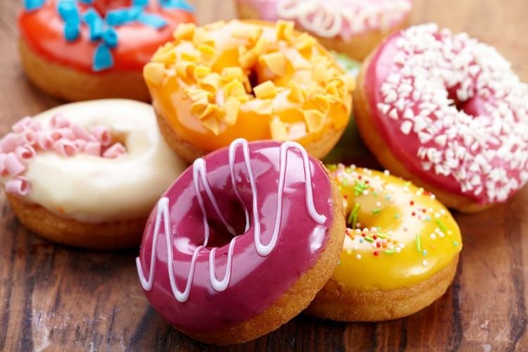 Donut ve muffin yerken 2 kez düşünün Donut ve muffin yerken 2 kez düşünün