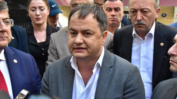 Sözcü gazetesi muhabiri gözaltına alındı Sözcü gazetesi muhabiri gözaltına alındı