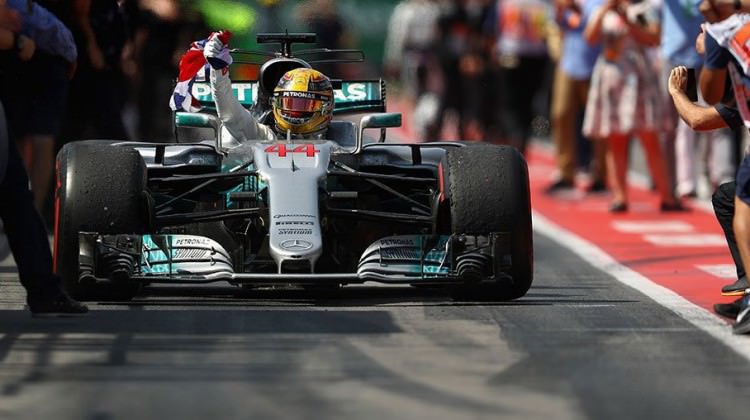 Hamilton Kanada'da rüzgar gibi esti! Hamilton Kanada'da rüzgar gibi esti!