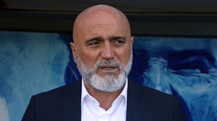 Rizespor'da Hikmet Karaman kararı Rizespor'da Hikmet Karaman kararı