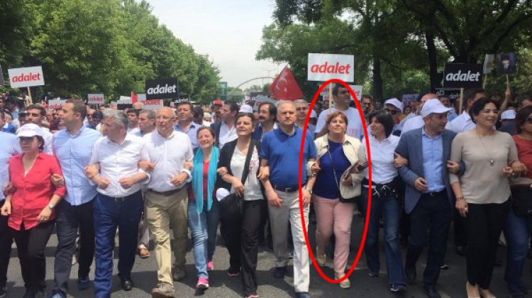 [Resim: yuzsuzluk_diz_boyu_o_da_adalet_icin_yuru...6_8796.jpg]