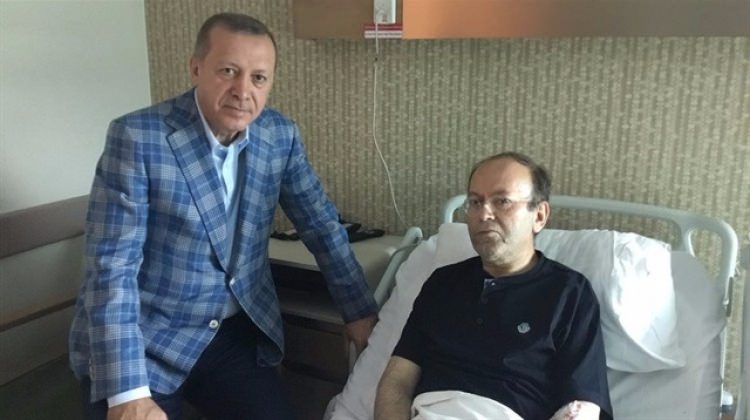 Erdoğan, felç geçiren Yusuf Kaplan'ı ziyaret etti Erdoğan, felç geçiren Yusuf Kaplan'ı ziyaret etti