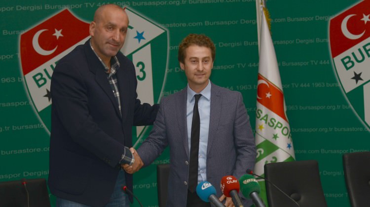 Bursaspor Şemsettin Baş ile sözleşme uzattı Bursaspor Şemsettin Baş ile sözleşme uzattı