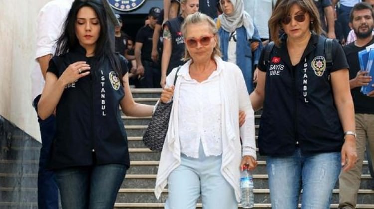 Nazlı Ilıcak ilk kez hakim karşısında! Nazlı Ilıcak ilk kez hakim karşısında!