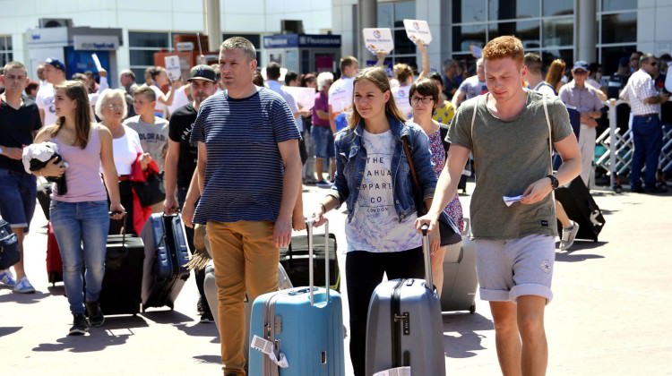 Tatil uzarsa 2 milyon kişi bekleniyor Tatil uzarsa 2 milyon kişi bekleniyor