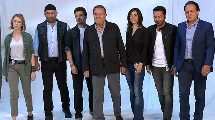 Arka Sokaklar oyuncuları bakın aylık ne kadar kazanıyor. Arka Sokaklar oyuncuları bakın aylık ne kadar kazanıyor.