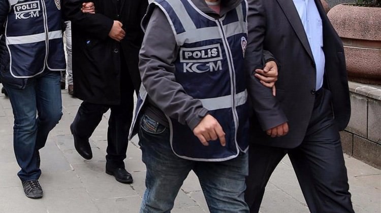 Ünlü kebapçı tutuklandı Ünlü kebapçı tutuklandı