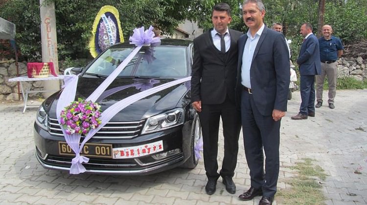 Belediye başkanından şehit kardeşine jest! Belediye başkanından şehit kardeşine jest!
