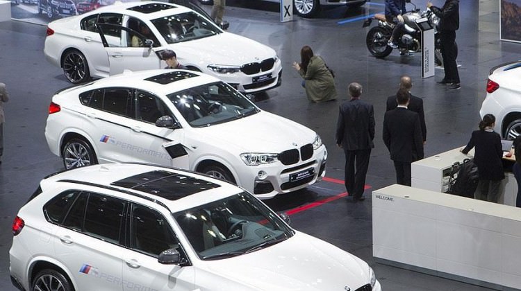 Lüks otomobil satışları frene bastı Lüks otomobil satışları frene bastı