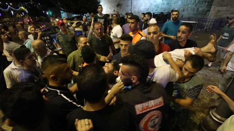 [Resim: israil_polisi_mescid_i_aksa_hatibini_yar...2_2385.jpg]