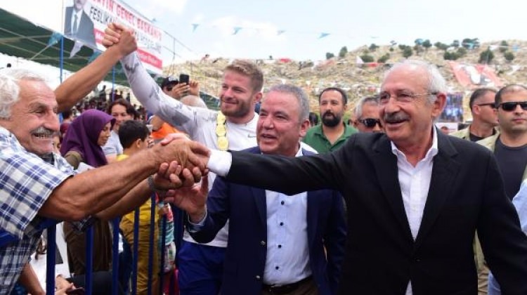 [Resim: kilicdaroglu_sabah_baska_aksam_baska_kon...4_1928.jpg]