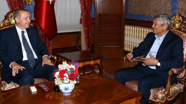 Erdoğan futbolun zirvesini ağırladı Erdoğan futbolun zirvesini ağırladı