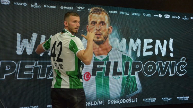Konyaspor ile imzaladı! 42'yi seçti! Konyaspor ile imzaladı! 42'yi seçti!