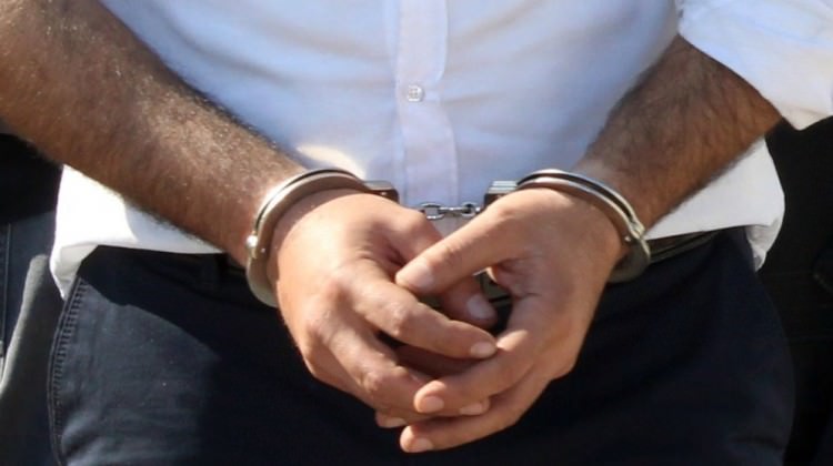 HDP Antalya il eşbaşkanları tutuklandı HDP Antalya il eşbaşkanları tutuklandı