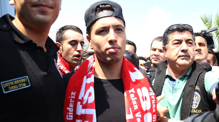 Şok sözler! 'Nasri'yi alsan ne olur...' Şok sözler! 'Nasri'yi alsan ne olur...'