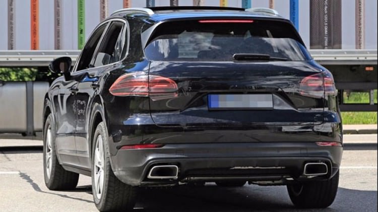 Yeni Cayenne'ın fotoğrafları sızdı! Yeni Cayenne'ın fotoğrafları sızdı!