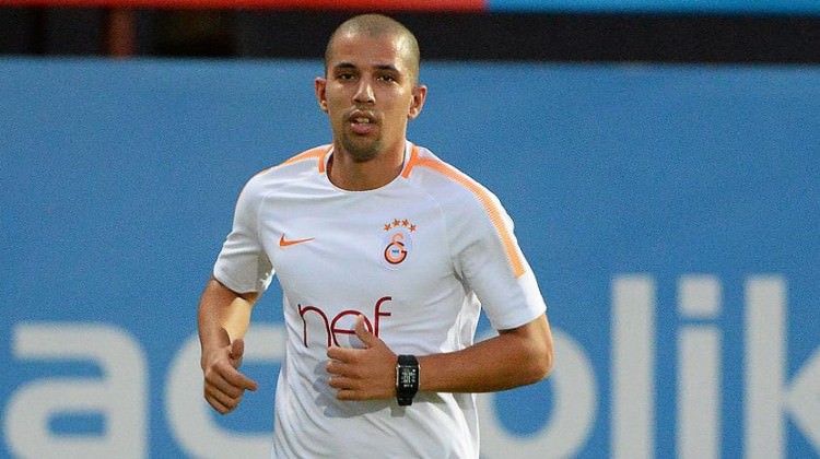 Galatasaray'da Feghouli Antalya kafilesinde Galatasaray'da Feghouli Antalya kafilesinde