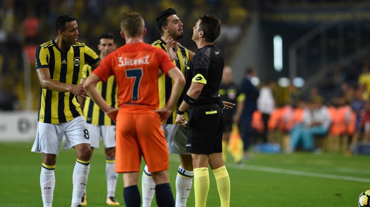 Kadıköy'de galibiyet 90+3'te geldi Kadıköy'de galibiyet 90+3'te geldi