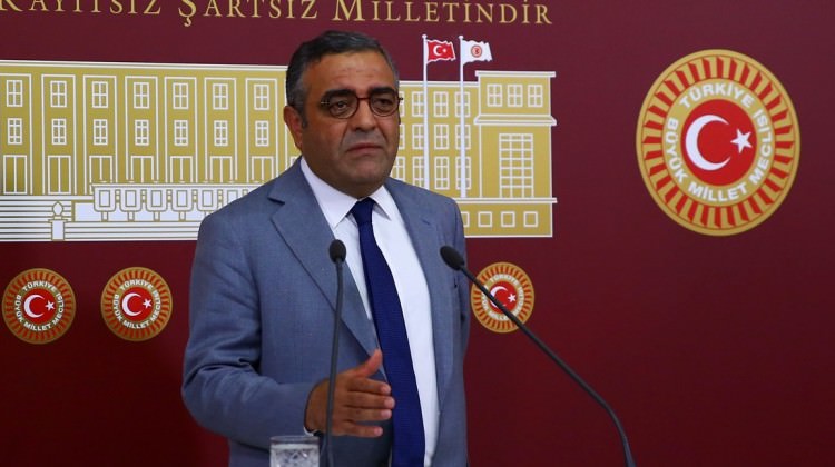 Sezgin Tanrıkulu'ndan PKK medyasına destek Sezgin Tanrıkulu'ndan PKK medyasına destek
