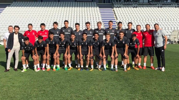 Beşiktaşlı gençler, Porto'ya farklı yenildi Beşiktaşlı gençler, Porto'ya farklı yenildi
