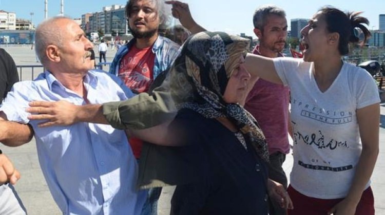 Duruşma bitti iki aile birbirine girdi! Duruşma bitti iki aile birbirine girdi!