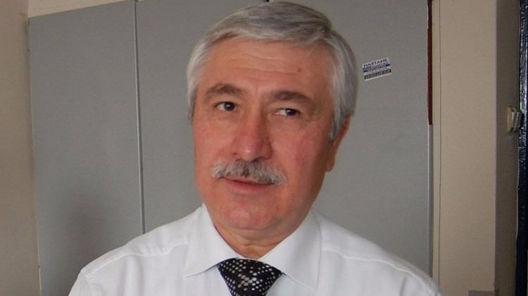 FETÖ'den aranan eski rektörün 'muhabbet muskası' FETÖ'den aranan eski rektörün 'muhabbet muskası'