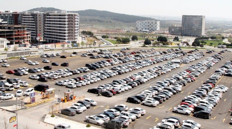 Havalimanlarında 1 saat ücretsiz otopark Havalimanlarında 1 saat ücretsiz otopark