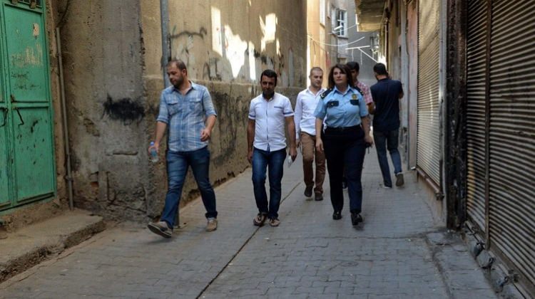 Korkudan gezilemeyen sokaklar şimdi ona emanet! Korkudan gezilemeyen sokaklar şimdi ona emanet!
