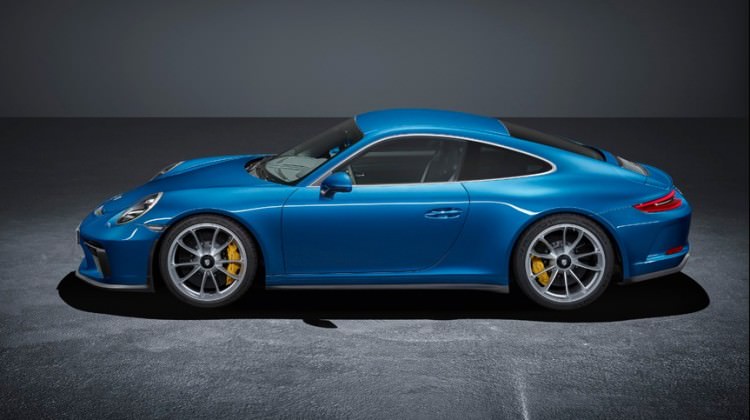 Porsche iki modelini tanıttı Porsche iki modelini tanıttı