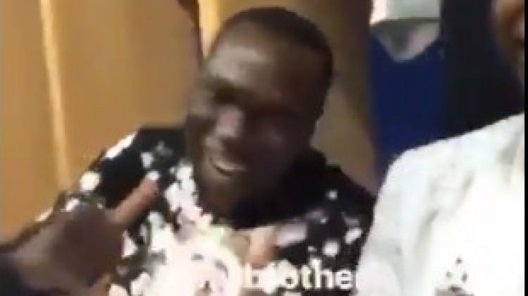 Portolu Aboubakar Beşiktaş soyunma odasında! Portolu Aboubakar Beşiktaş soyunma odasında!