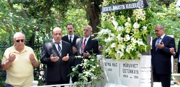 Beşiktaş'ta Mehmet Üstünkaya anıldı Beşiktaş'ta Mehmet Üstünkaya anıldı